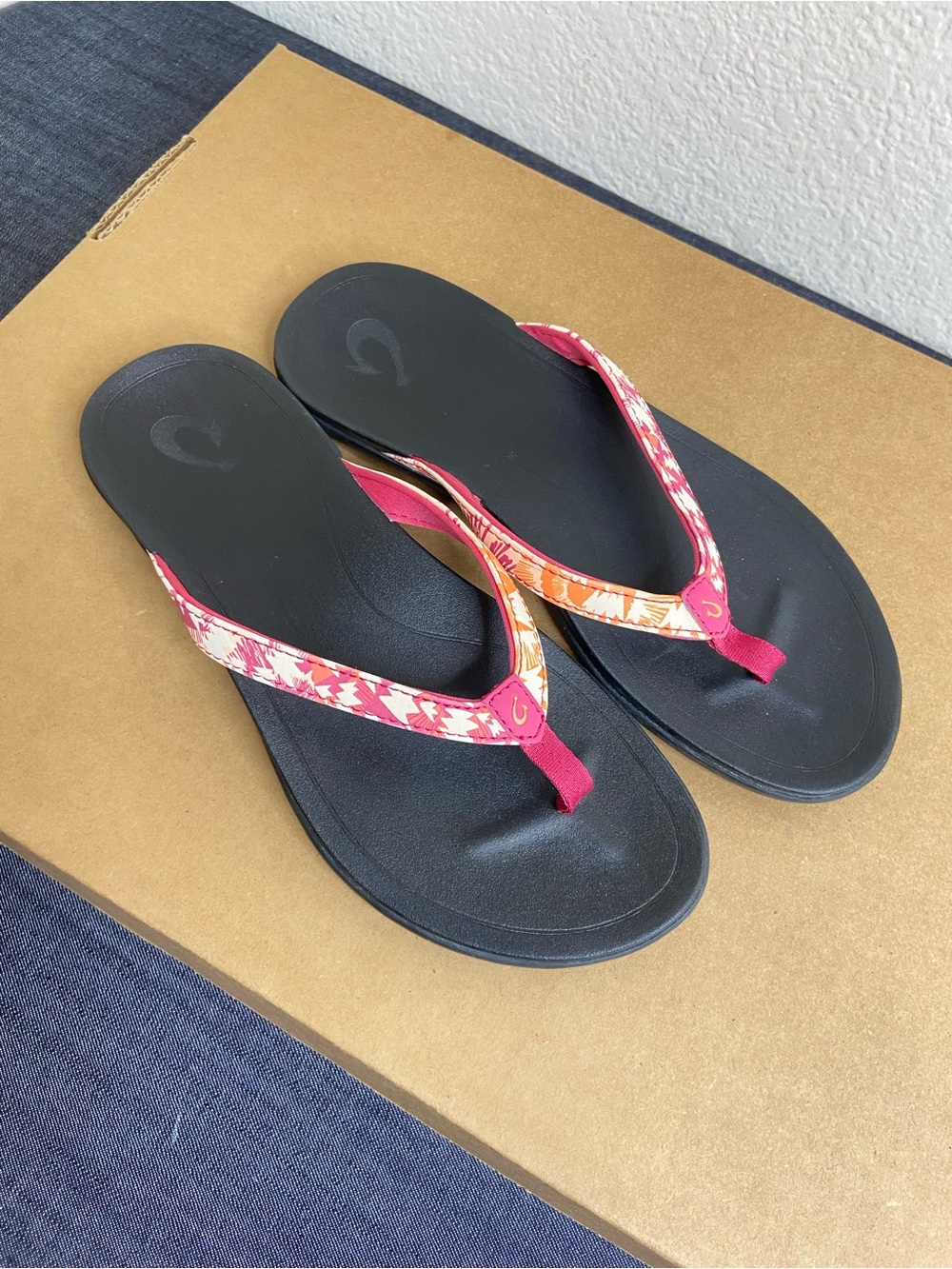 Olukai Sandals 7M